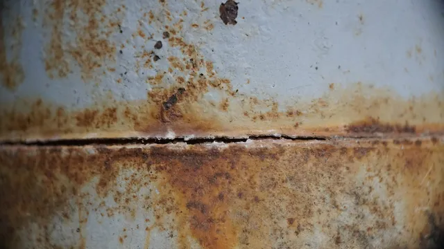 How to Clean the Outside Bottom of Stainless Steel Pans