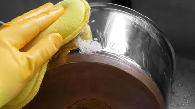 How Do You Clean a Burnt Stainless Steel Pan?