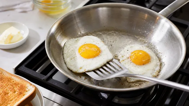 How Do You Cook Eggs in Stainless Steel Without Sticking?